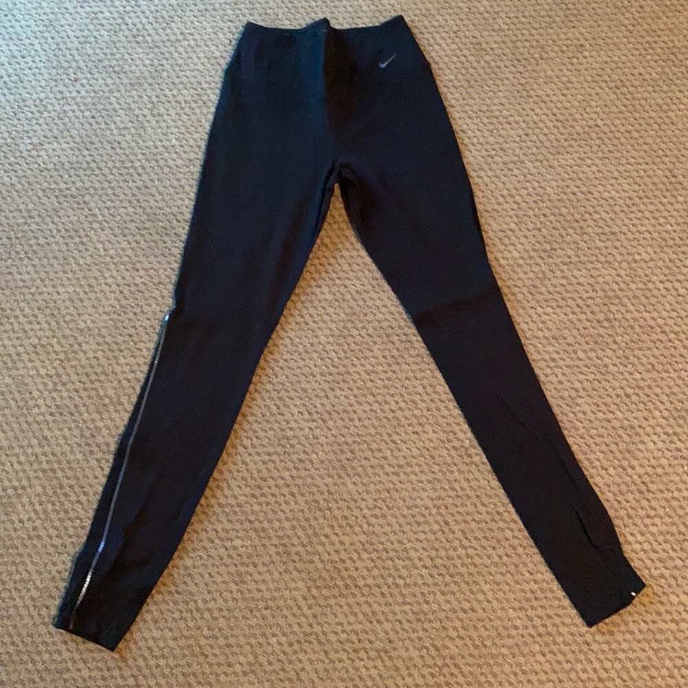 Nike dri-fit long leggings. Size small.